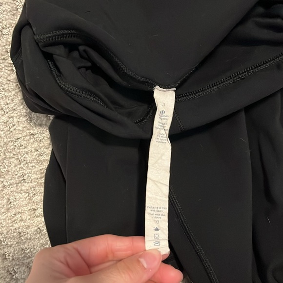 Lululemon black leggings - Picture 6 of 8